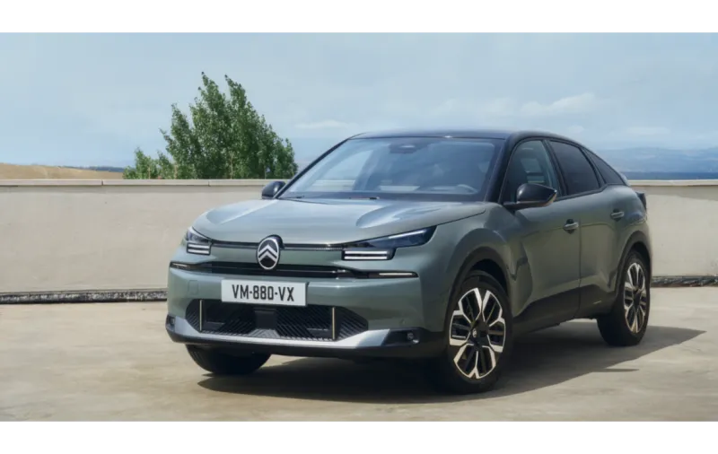 NEUER CITROËN C4 UND C4 X: STILVOLLERES DESIGN UND ENTSPANNTES FAHRERLEBNIS  | Citroën | Stellantis Media