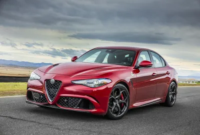 All-new Alfa Romeo Giulia Named 2017 Auto del Año© (Car of the Year) in  Mid-size Sedan Segment by Hispanic Motor Press