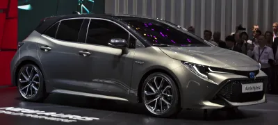 Datei:Toyota Auris Press Conference Genf 2018.jpg – Wikipedia