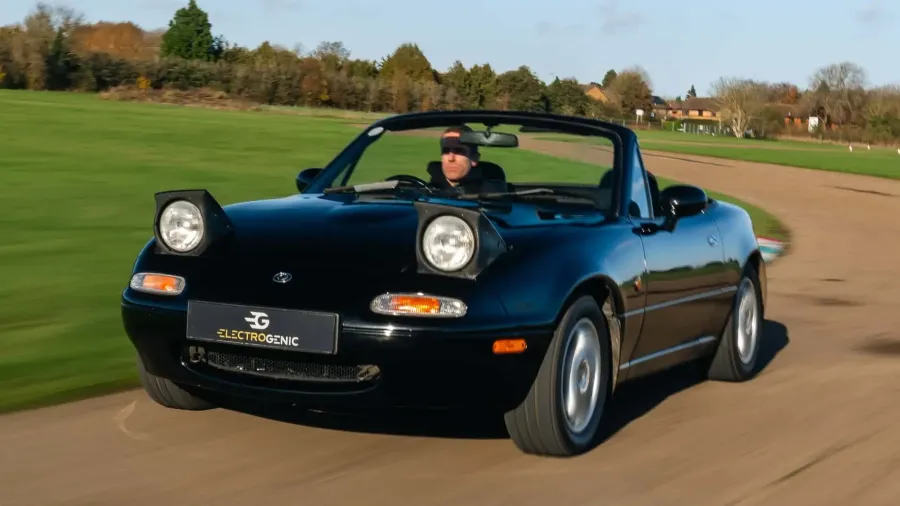 Mazda MX-5 wird zum Elektro-Sportwagen