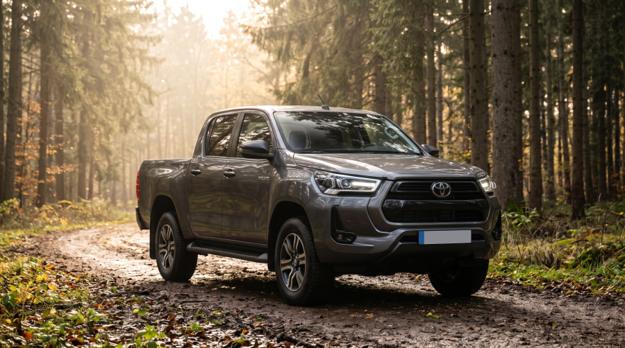 Vergesst den alten Hilux: Nach elf Jahren startet der Kult-Pickup auch elektrisch
