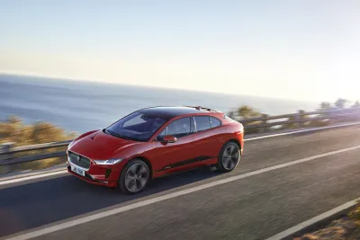 JAGUAR LÄDT AUF MIT NEUEM VOLLELEKTRISCHEN I-PACE* | JLR Media Newsroom