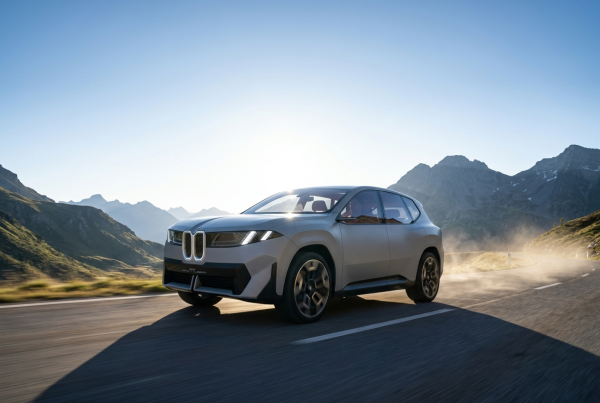 Elektro-Absatz bricht um 20 % ein: Warum bei BMW trotzdem die Sektkorken knallen