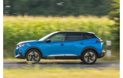 Der neue PEUGEOT 2008 und e-2008: markanter SUV mit vollelektrischer  Version | Peugeot | Stellantis Media