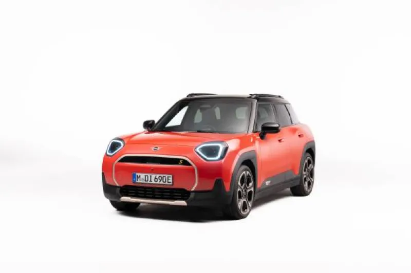 Der neue MINI Aceman.