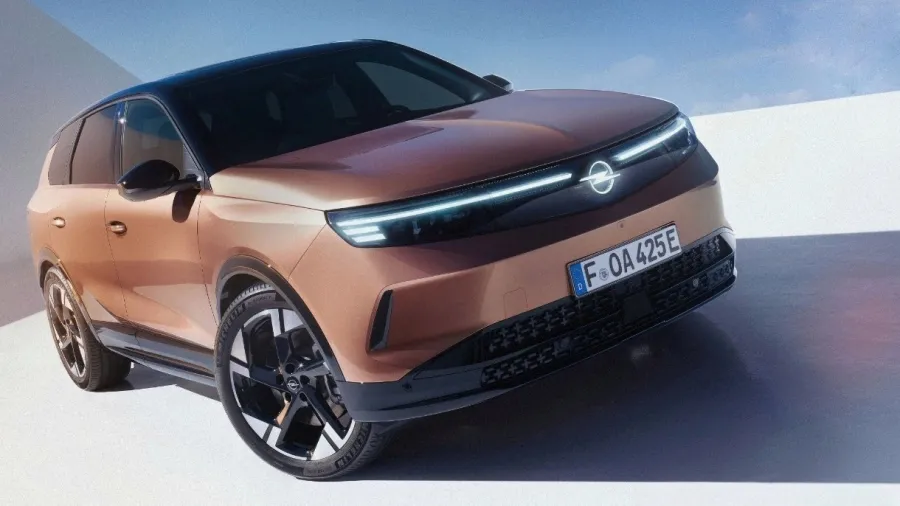 Opels Elektro-Offensive: Grandland setzt neue Maßstäbe bei Reichweite