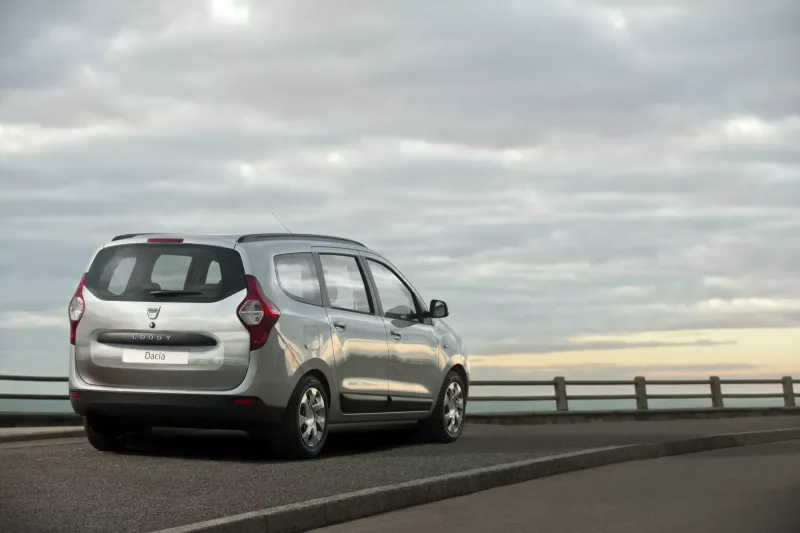 Kompaktvan Dacia Lodgy bietet viel Platz ab 9.990 Euro - Dacia Deutschland  Presse-Service