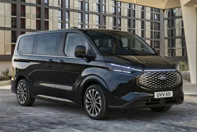 Ford reveals all-electric E-Tourneo Custom alongside new PHEV and diesel  models - Professional Driver Magazine