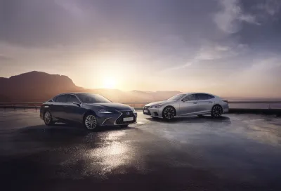 New ES 300h press kit