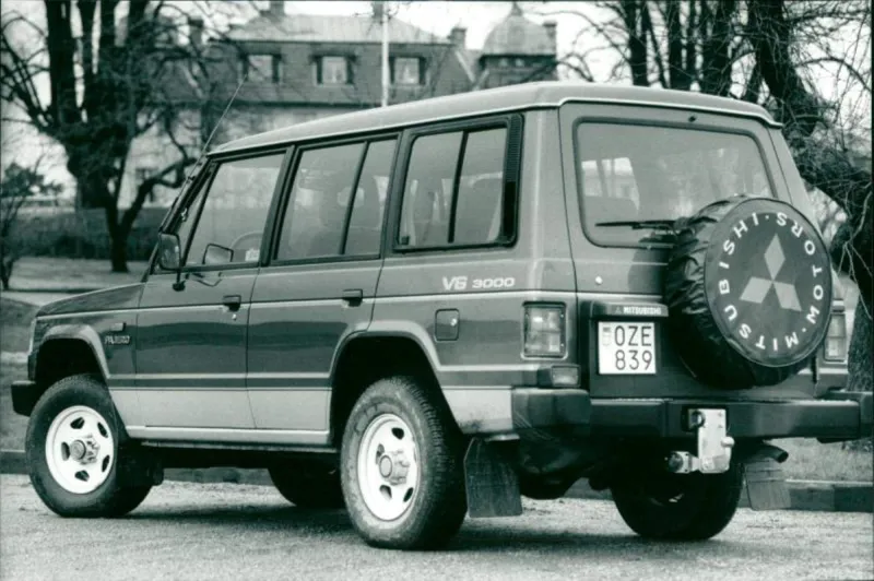 Amazon.de: Mitsubishi Pajero V6 Wagon – Vintage Press Foto