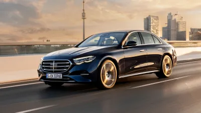 Mercedes-Benz: Die neue E-Klasse kommt noch im Sommer 2023 | GQ Germany