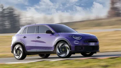 Abarth 600e: Neue Bilder des 177-kW-Elektrosportlers (Update)