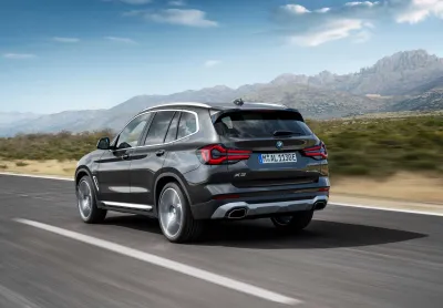 Der neue BMW X3 und der neue BMW X4.
