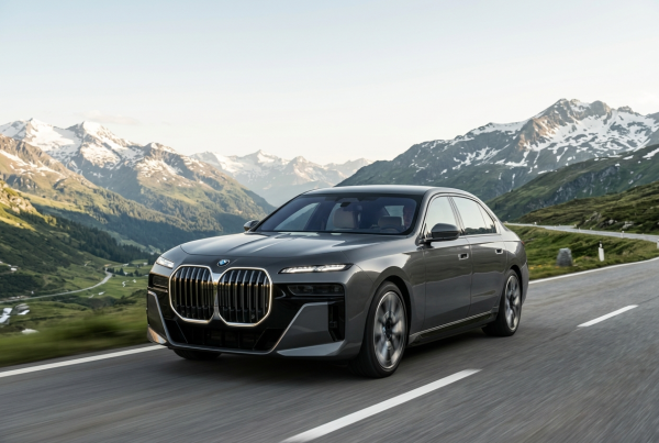 Neuer BMW i7 ab 121.400 Euro: Mehr Reichweite, mehr Luxus – doch ein Detail fehlt!