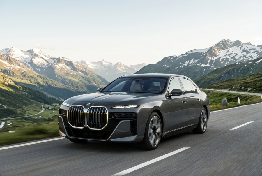 Neuer BMW i7 ab 121.400 Euro: Mehr Reichweite, mehr Luxus – doch ein Detail fehlt!