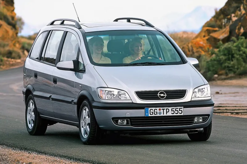 Kompaktvan-Pionier mit sieben Sitzen: Vor 25 Jahren feiert der Opel Zafira  Weltpremiere | Opel | Stellantis Media