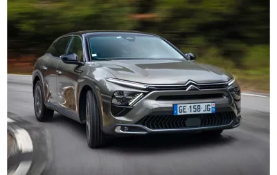 CITROËN C5 X: NEUE HYBRID-EINSTIEGSMOTORISIERUNG UND TEILAUTONOMES FAHREN  MIT DEM DRIVE ASSIST PLUS 2.0 | Citroën | Stellantis Media